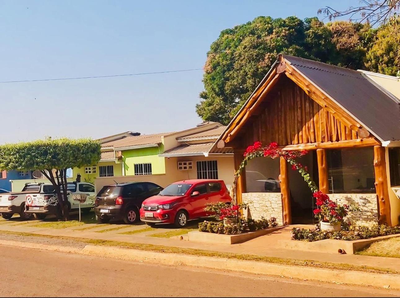 Casa Flor Do Ipe Homes Nobres Exterior photo